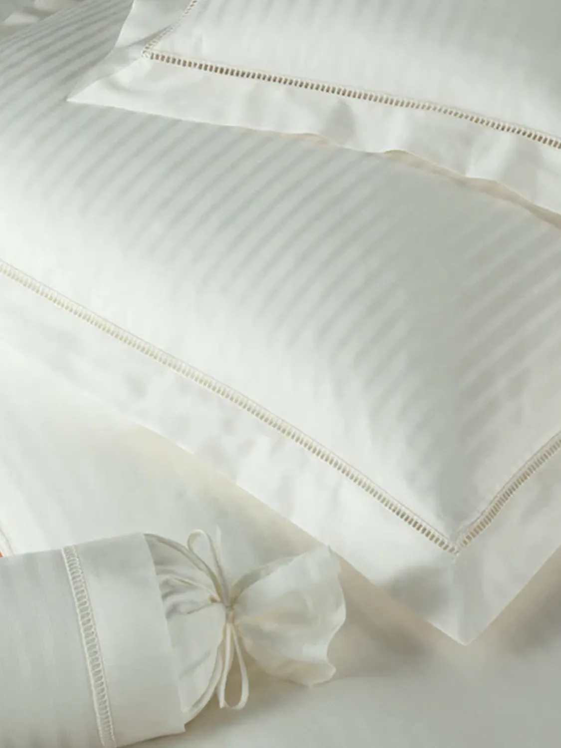 ELEGANTE WHITE HOUSE SENGETØY - OFF WHITE
