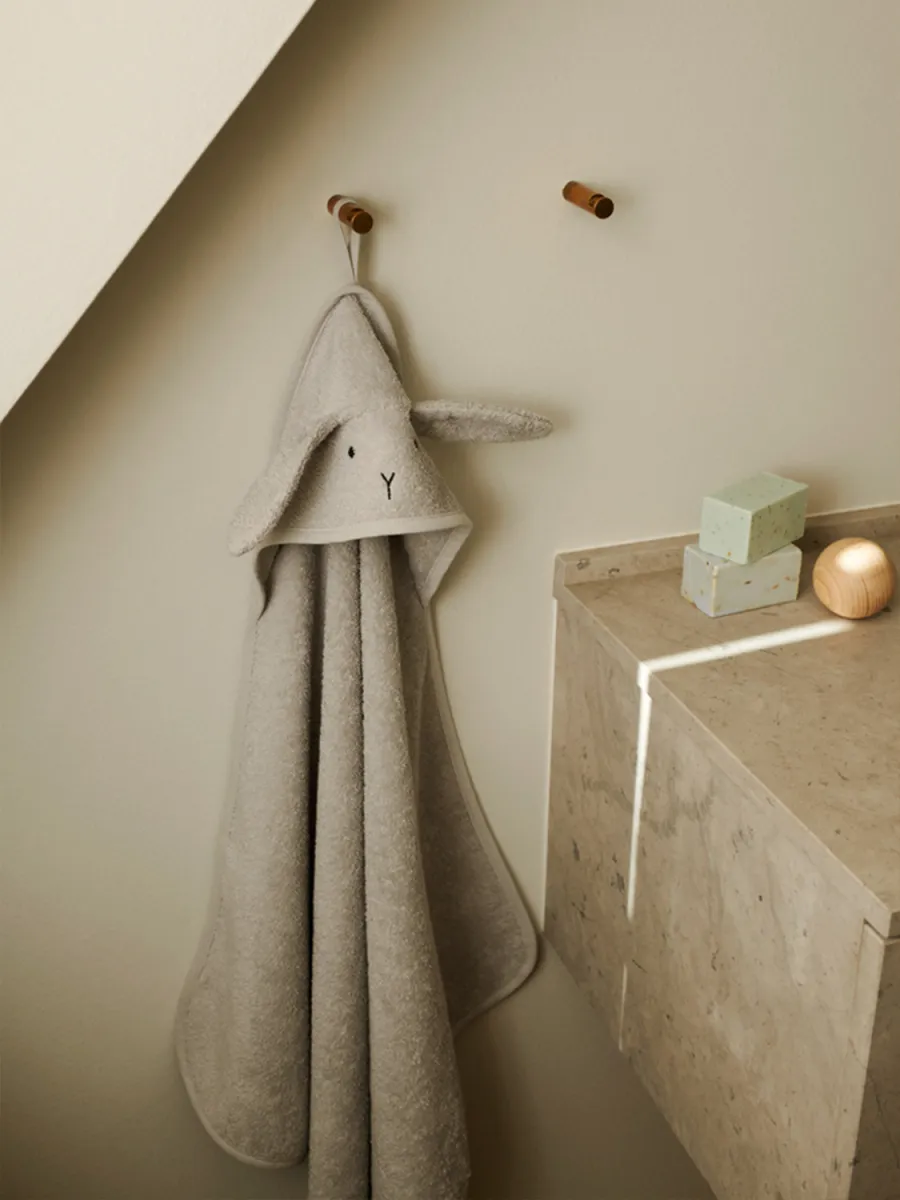 LIEWOOD ALBERT HETTEHÅNDKLE BABY - RABBIT DUMBO GREY