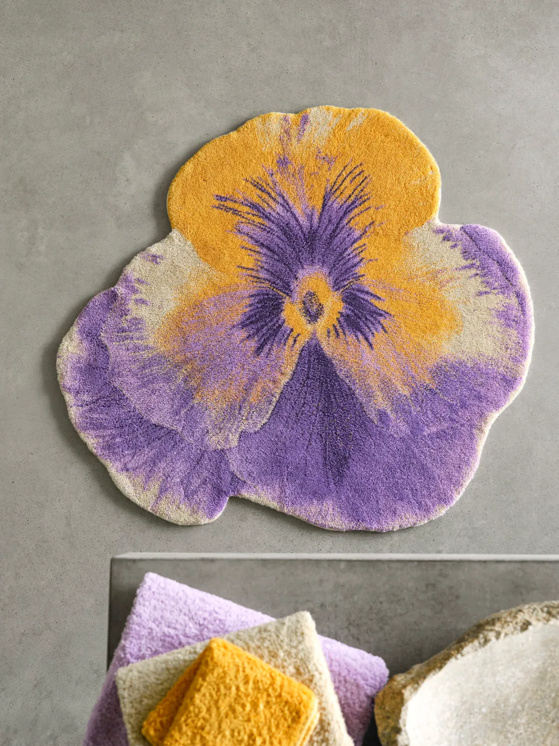 A&H PANSY BADEMATTE